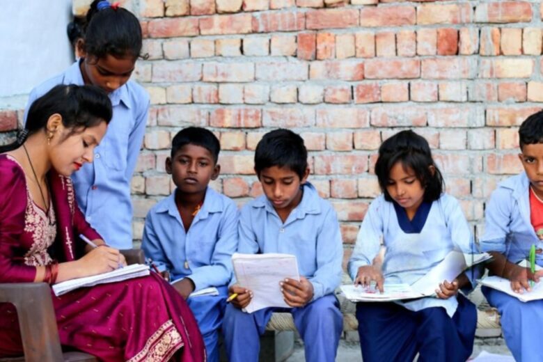 Transforming Classroom Layouts: The U-Shape Approach Boosting Rural Engagement